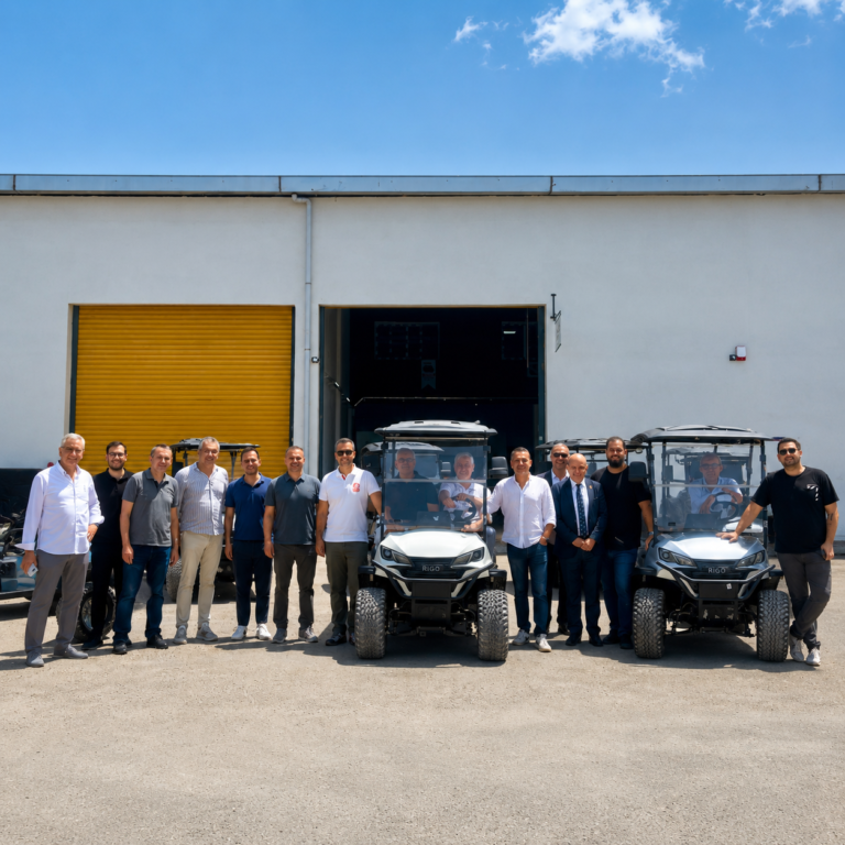 RIGO Elektrikli Golf Araçlarının Atölye Önü
